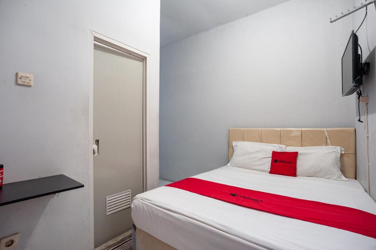Hotel Reddoorz Near Margonda Raya Depok Exteriér fotografie