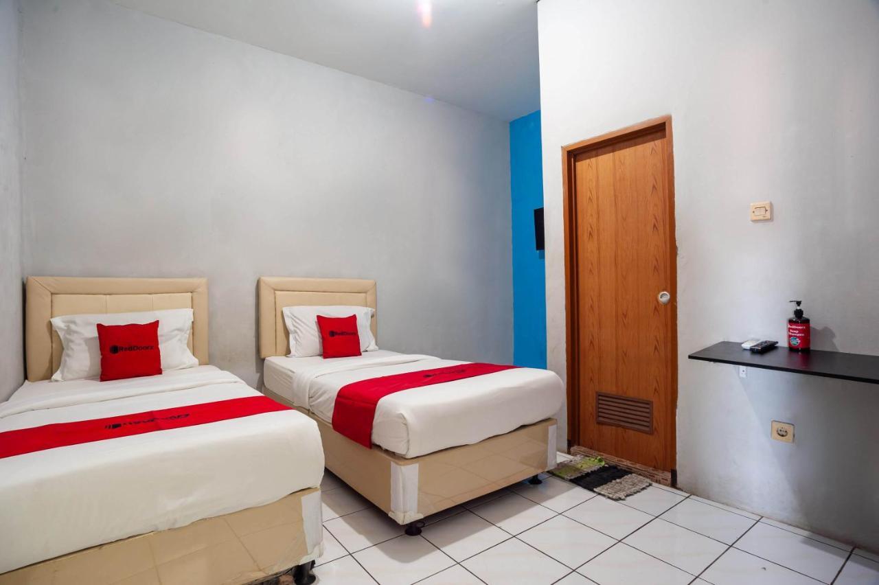 Hotel Reddoorz Near Margonda Raya Depok Exteriér fotografie